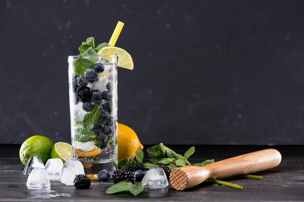 Blueberry and blackberry lemonade — Stock Photo