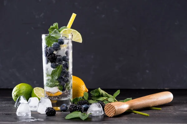 Limonade aux myrtilles et mûres — Photo de stock