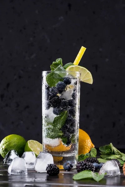 Limonada de arándanos y moras — Stock Photo