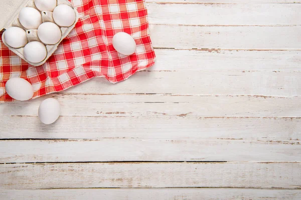 Oeufs de poulet en boîte — Photo