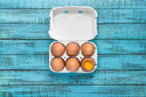 chicken eggs in box