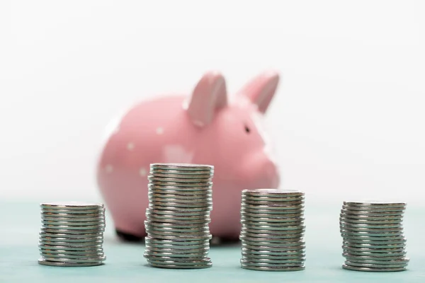 Coins and piggy bank — Stock Photo, Image