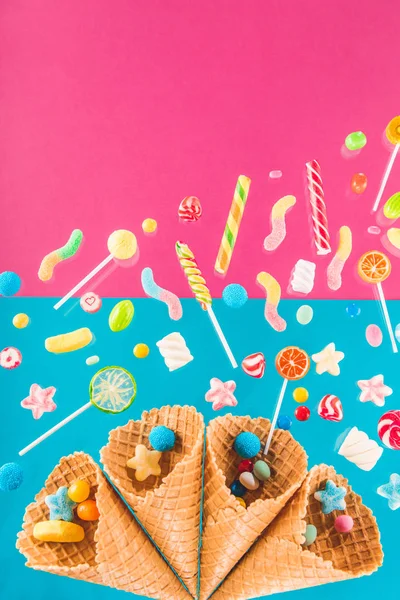 와플 콘과 사탕 — 스톡 사진
