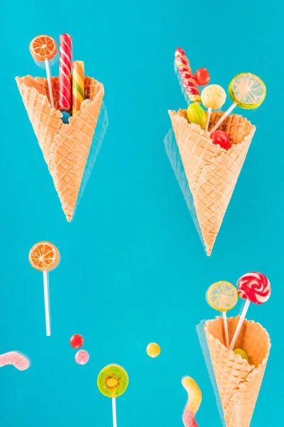 Cones de waffle e doces — Fotografia de Stock Grátis
