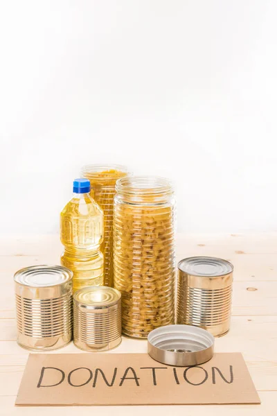 Diferentes alimentos de donación - foto de stock