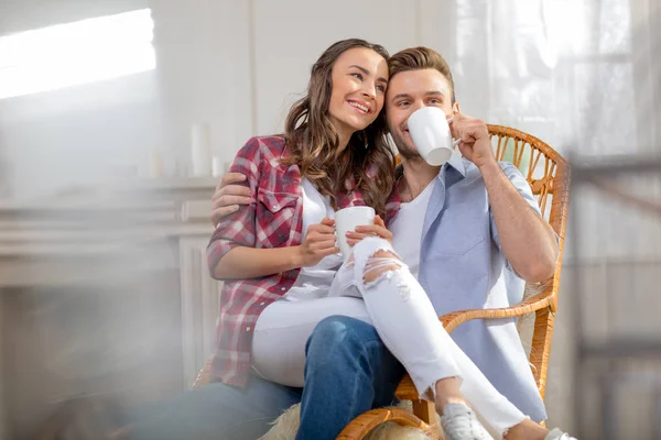 Young couple drinking tea — Stock Photo, Image