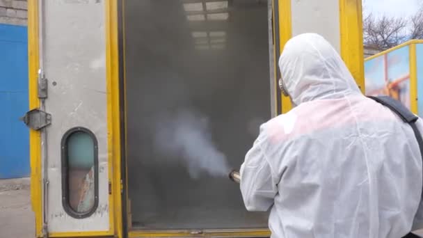 Desinfección del equipo de producción del coronavirus — Vídeo de stock