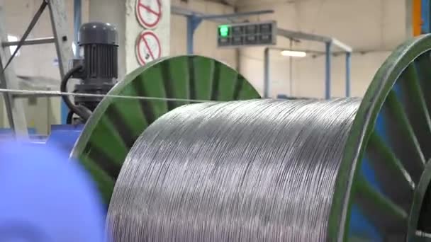 Fabricação de cabos em uma fábrica de cabos — Vídeo de Stock