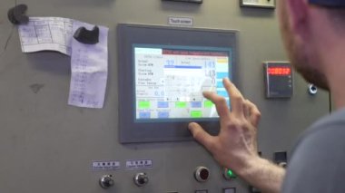 Kablo fabrikasında kablo üretimi
