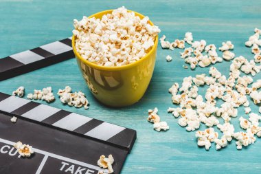 Popcorn and movie clapper clipart