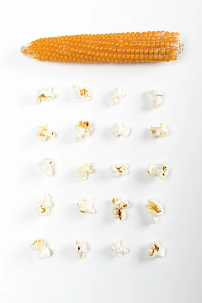 玉米和爆米花玉米粒 — 图库照片