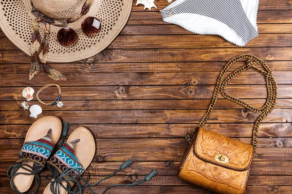 Summer beach accessories on table — Stock Photo, Image