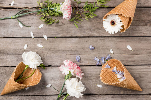 Flowers in waffle cones 