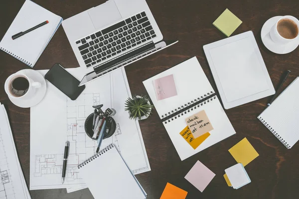 Digitale Geräte und Bürobedarf lizenzfreie Stockfotos