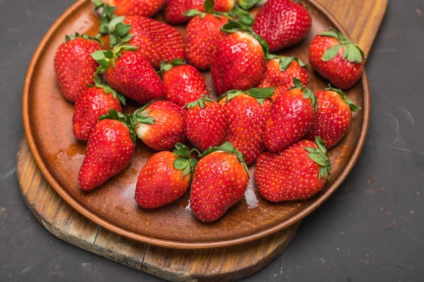 Fraises rouges fraîches — Photo de stock