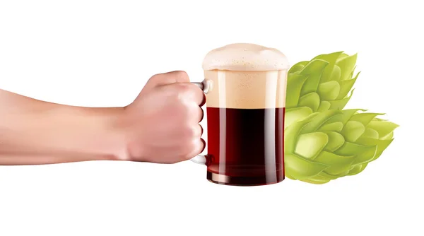 Ręka trzyma szklankę zimnego piwa z pełny piana. Realistyczne rękę z piwem na białym tle. — Wektor stockowy