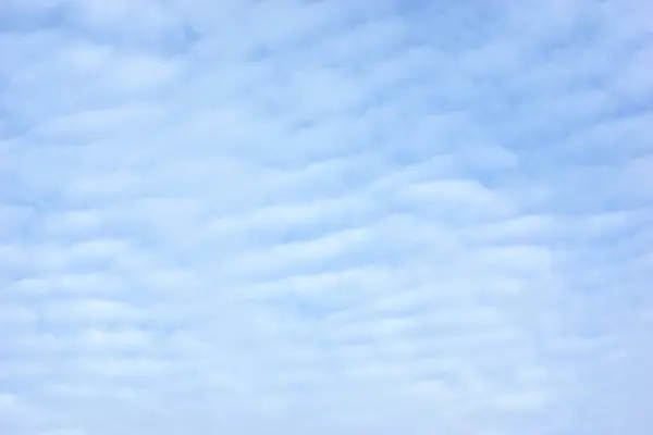 Blue sky with clouds — Stock Photo, Image