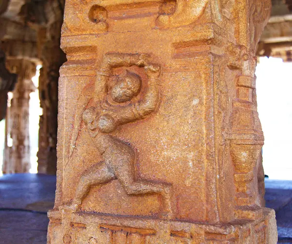 Esculturas en relieve de piedra en Hampi, Karnataka, India — Foto de Stock