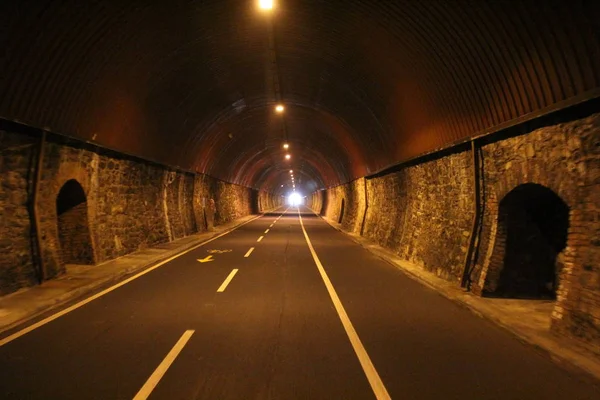 산 Remo, 이탈리아의 도시에서 터널. 도 사이클에 대 한 — 스톡 사진