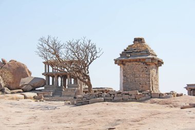 Hemakuta hill, Hampi Tapınağı. Karnataka, Hindistan