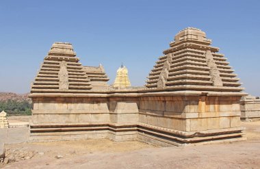 Hemakuta hill, Virupaksa Tapınağı'Hampi. Karnataka, Hindistan