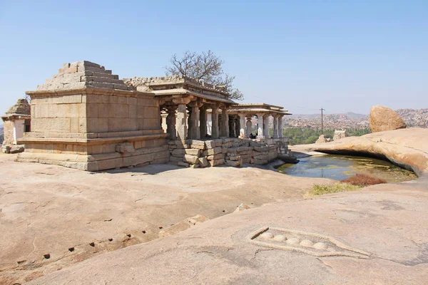 Colina Hemakuta em Hampi. Karnataka, Índia — Fotografia de Stock