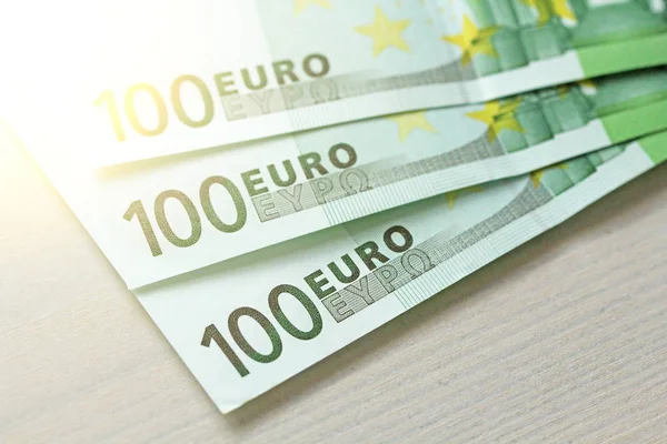 Cem Euros Com Uma Nota 100 Euros — Fotografia de Stock