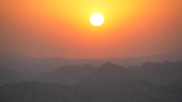Prachtige Zonsopkomst Zonsondergang Boven Bergen Azië India Hampi — Stockvideo