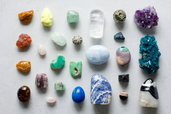 Schöne Helle Bunte Sammlung Von Natursteinen Und Mineralien Aus Aller — Stockfoto