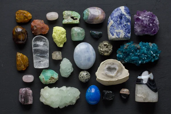 Dünyanın Dört Bir Yanından Gelen Çok Renkli Doğal Taş Minerallerin — Stok fotoğraf