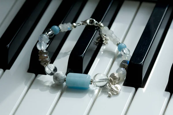 Gelang Biru Buatan Tangan Stok Foto Gelang Biru Buatan Tangan Gambar Bebas Royalti Halaman 3 Depositphotos