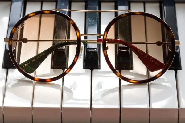 Moscú Rusia Mayo 2020 Las Gafas Sol Gucci Son Una — Foto de Stock