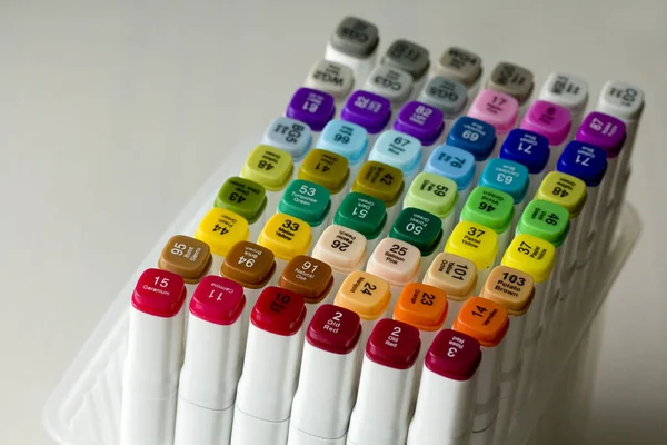 Serie Pennarelli Multicolori Lucenti Pennarelli Con Designazione Numeri Nome Colore — Foto Stock