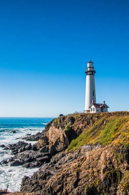 Güvercin deniz feneri karayolu üzerinde No 1, California gelin.