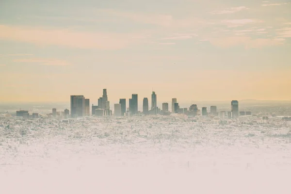 Лос-Анджелесский Skyline с его небоскребами из Голливуда — стоковое фото