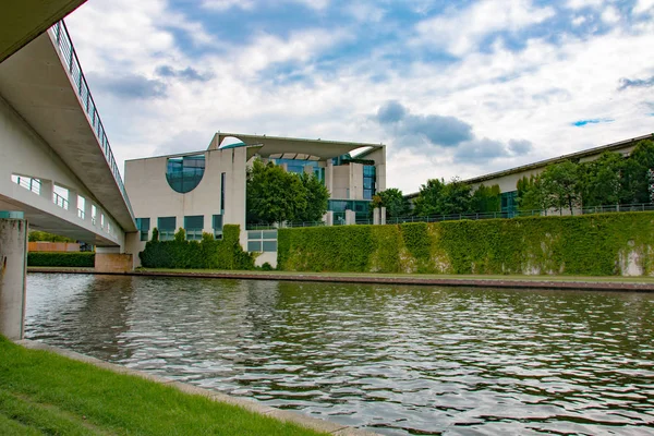 Alman Chancellery Berlin - Temmuz 2017. Berlin'de Almanca Chancellery arka görünümü