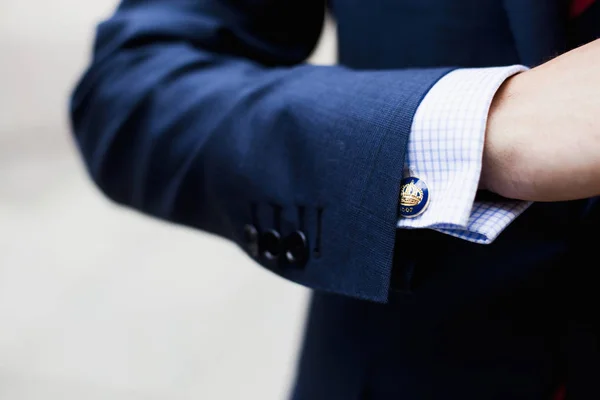 Businessman wearing cuff link — Stock Photo, Image
