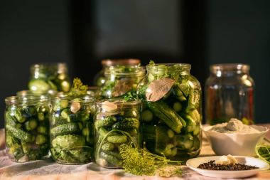 Konserve, Ukrayna için tuzlu salatalık hazırlanması süreci