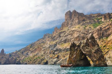 Manzara - Golden Gate Karadağ, geminin Karadeniz'in, Crimea bir tur üzerinde kişi ile