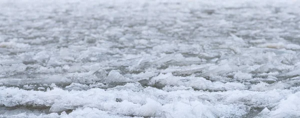 Kousky Ledu Vodě Zblízka Tání Široké Přírodní Pozadí Téma Globální — Stock fotografie