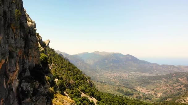 Montaña Rocosa Hermoso Paisaje Veraniego Naturaleza Isla Mallorca Acercar Cordillera — Vídeos de Stock