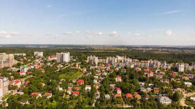 Truskavets kasabasının havadan görünümü, Ukrayna. Mineral kaynakları ile popüler şifa spa tesisi. Kurortopolis Truskavets olarak bilinir