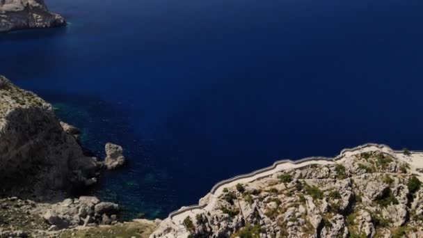 Beautiful Natural Landscape Summertime Blue Sea Rocks Cliffs Birds Eye — Stock Video