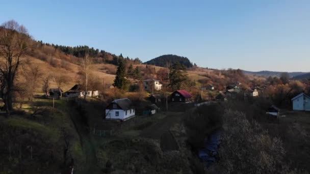 Vecchio Villaggio Ucraino Tradizionale Profondo Nella Valle Delle Montagne Dei — Video Stock