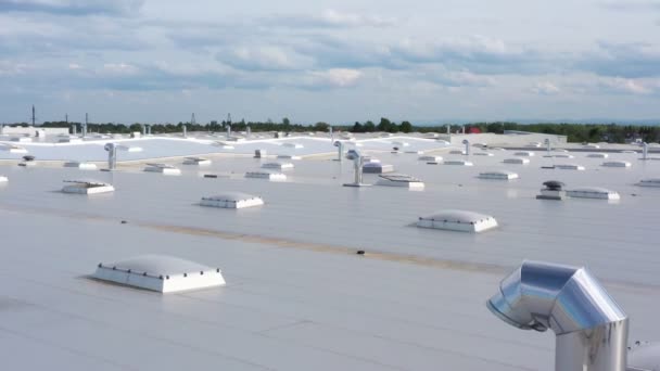 Σύστημα Εξαερισμού Στην Οροφή Του Βιομηχανικού Κτιρίου Hvac Θέματα Εξαερισμού — Αρχείο Βίντεο