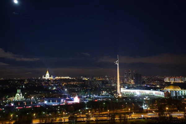 Panoramic view from the height Memorial complex on Poklonnaya Gora in Moscow at night — Stock Photo, Image