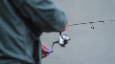 Çubuk iplik ile profesyonel balıkçı