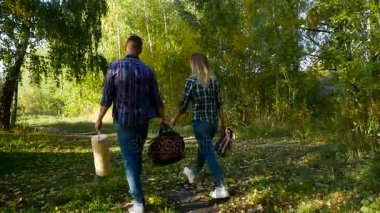 Orman sıcak sonbahar ziyaret