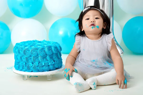 First birthday cake smashing