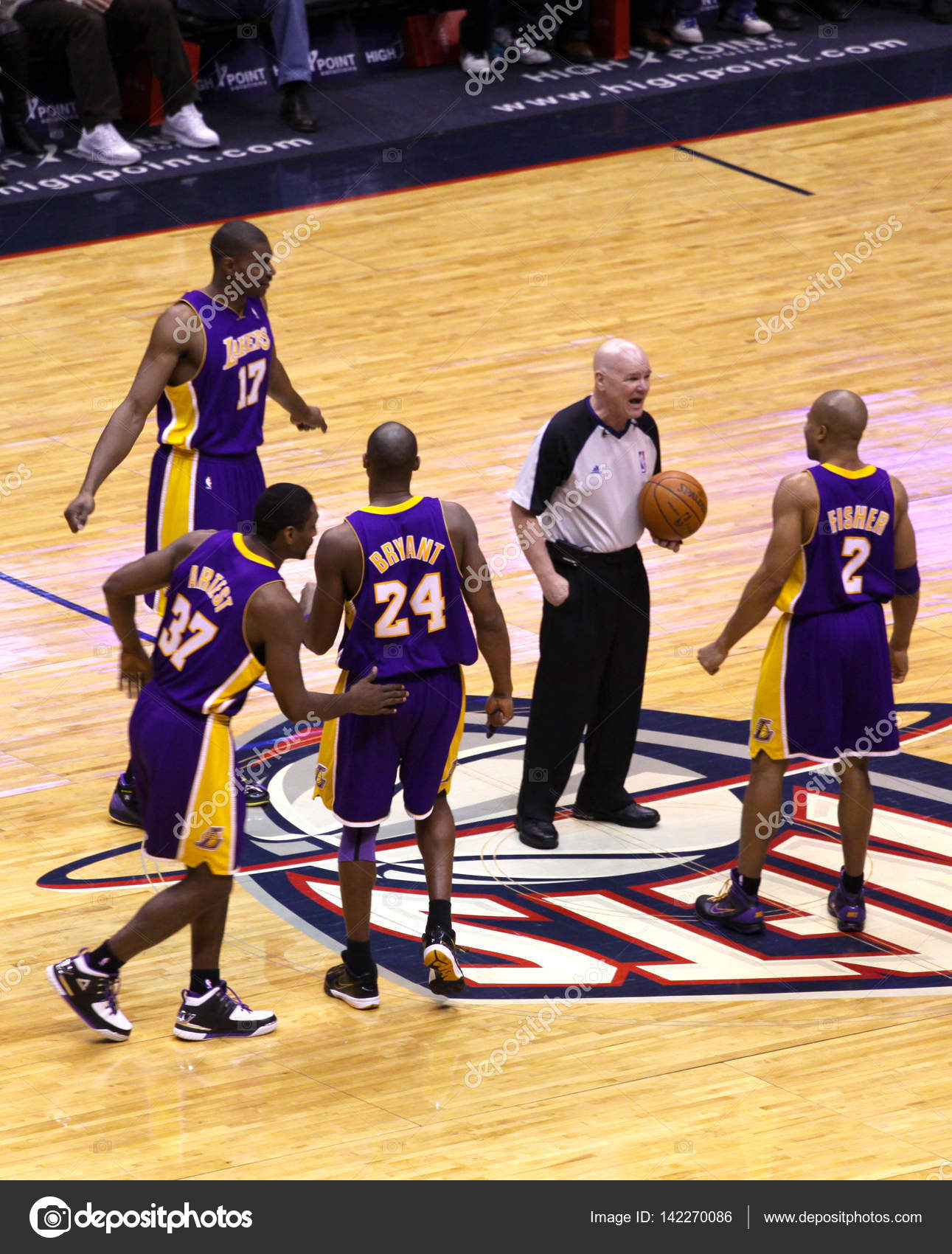 Kobe Bryant And The LA Lakers Playing Against The Old New Jersey